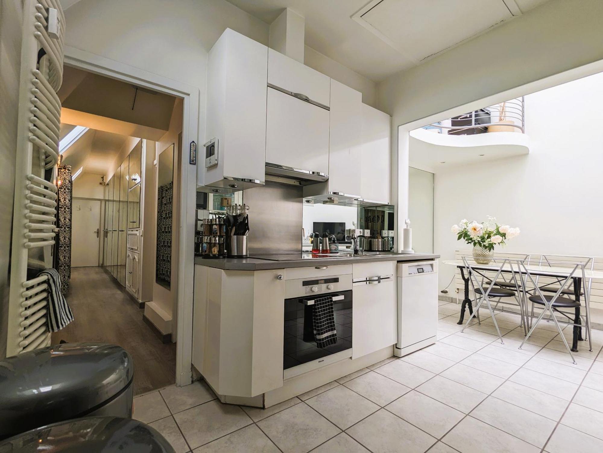 D'henri - Place Vendome Apartment